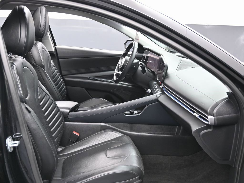 Used 2022 Hyundai Elantra Limited image 36
