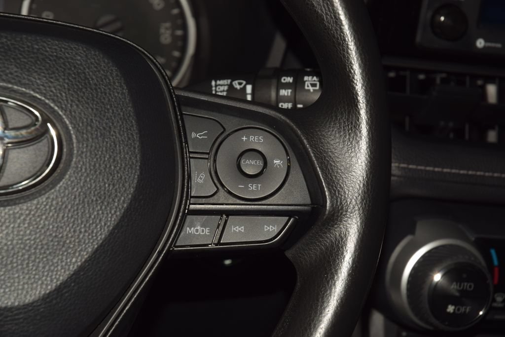 Used 2022 Toyota RAV4 XLE FWD image 37