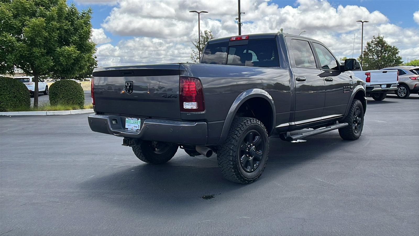 Used 2018 RAM 2500 Laramie w/ Sport Appearance Group AWD/4WD image 3