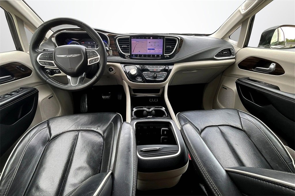 Used 2022 Chrysler Pacifica Limited image 7