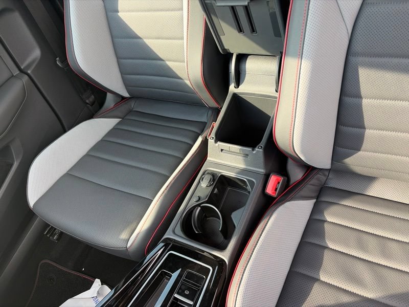 New 2026 Volkswagen GTI SE FWD image 35