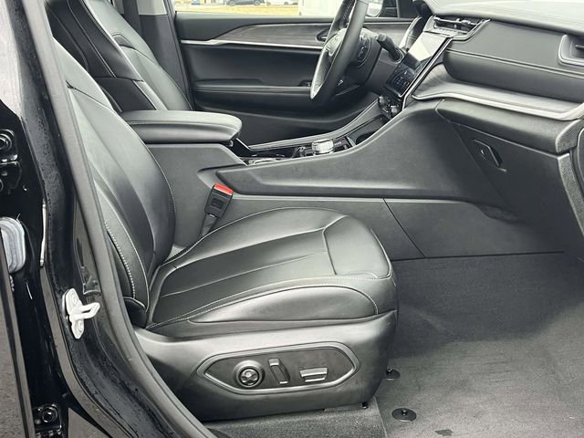 Used 2023 Jeep Grand Cherokee L Limited image 25