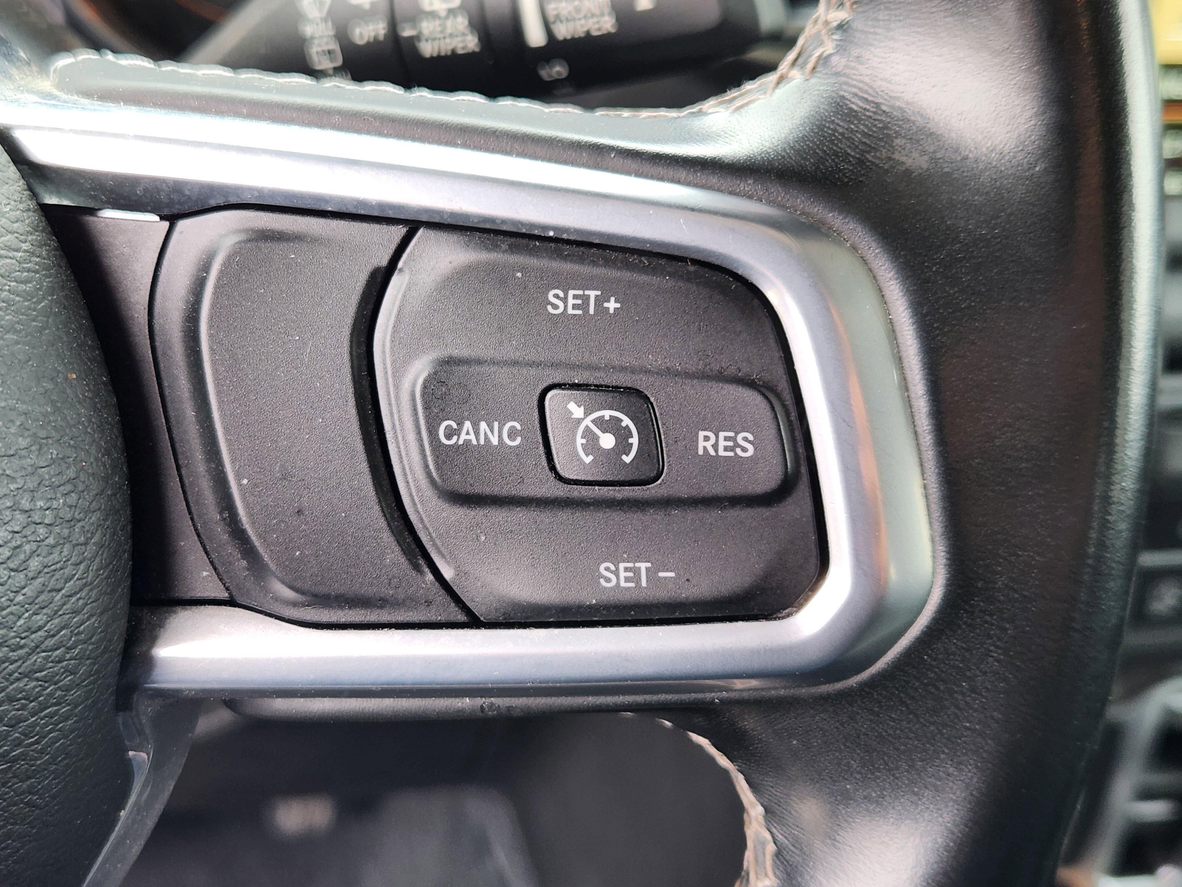 Used 2022 Jeep Wrangler Unlimited Sahara AWD/4WD image 25
