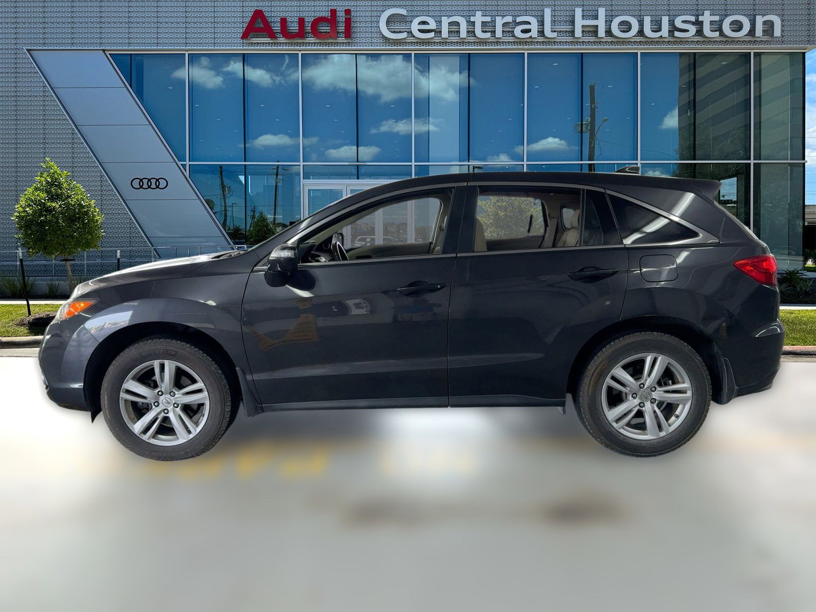 Used 2015 Acura RDX FWD w/ Technology Package image 2