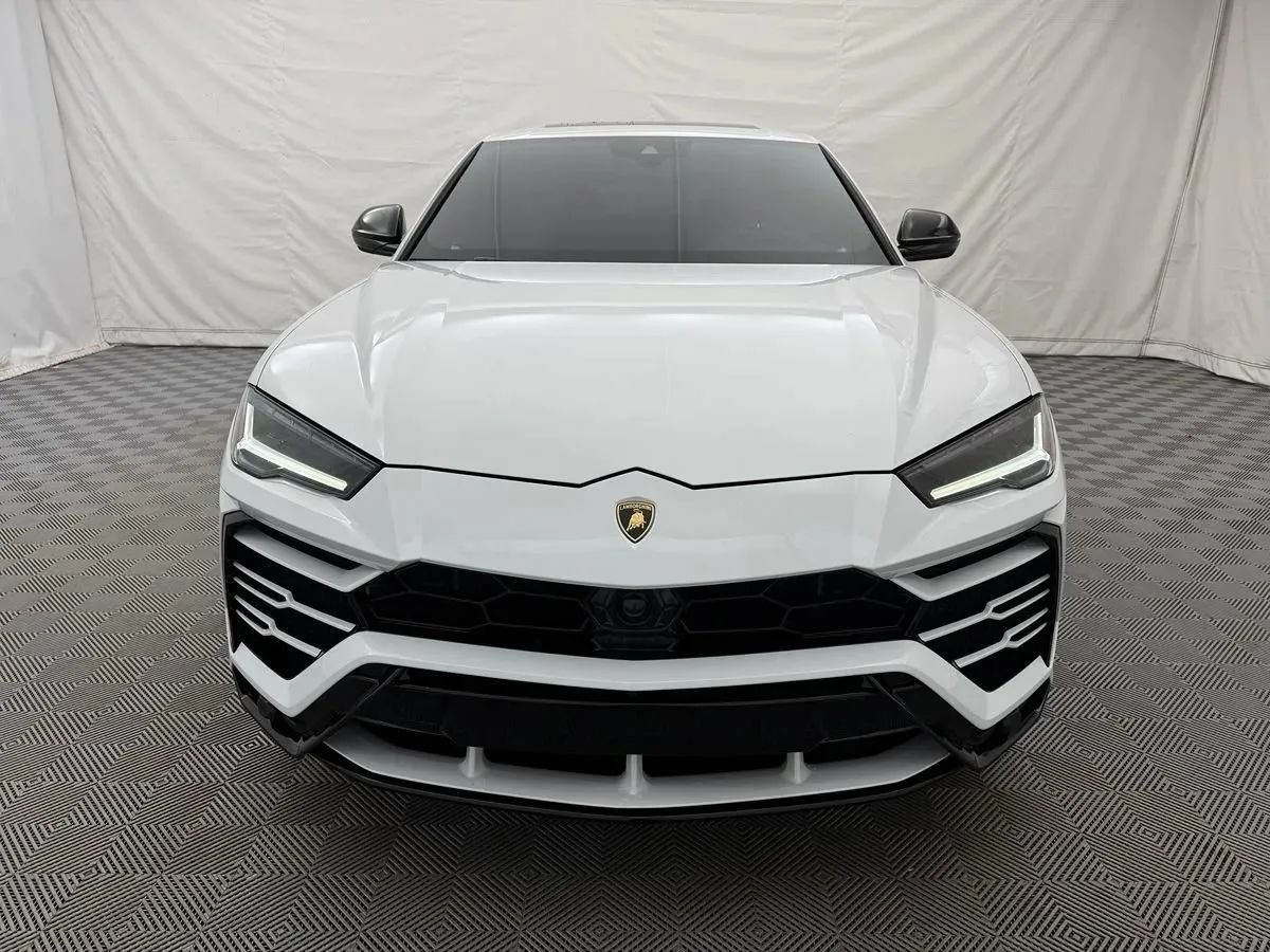 Used 2021 Lamborghini Urus AWD/4WD image 3