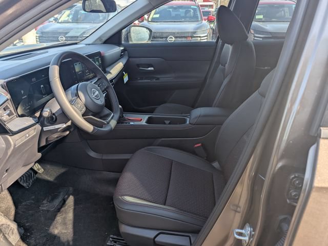New 2026 Nissan Kicks SR w/ Cold Weather Package AWD/4WD image 14