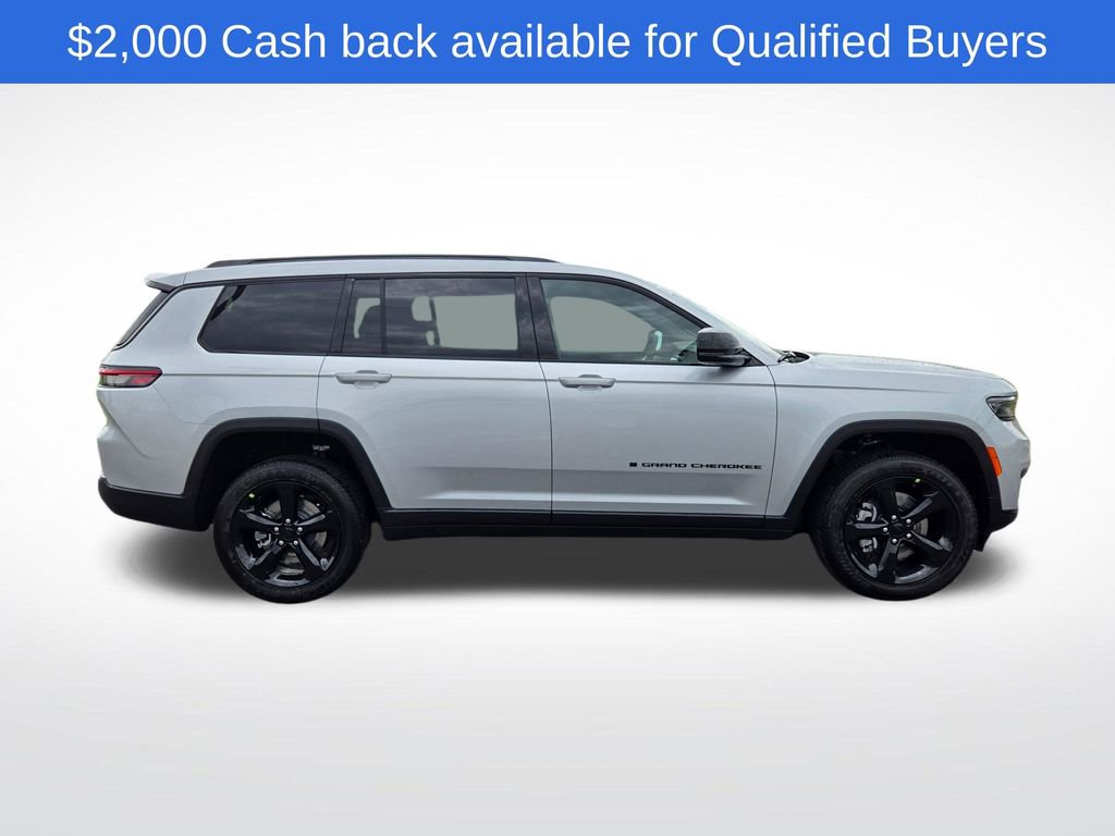 New 2025 Jeep Grand Cherokee L Laredo image 2