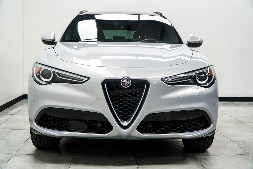 Used 2023 Alfa Romeo Stelvio Ti image 7