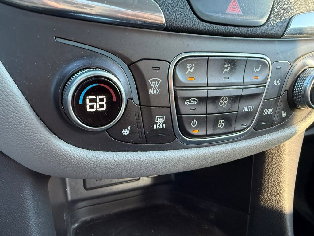 Used 2020 Chevrolet Equinox LT w/ Driver Convenience Package AWD/4WD image 9