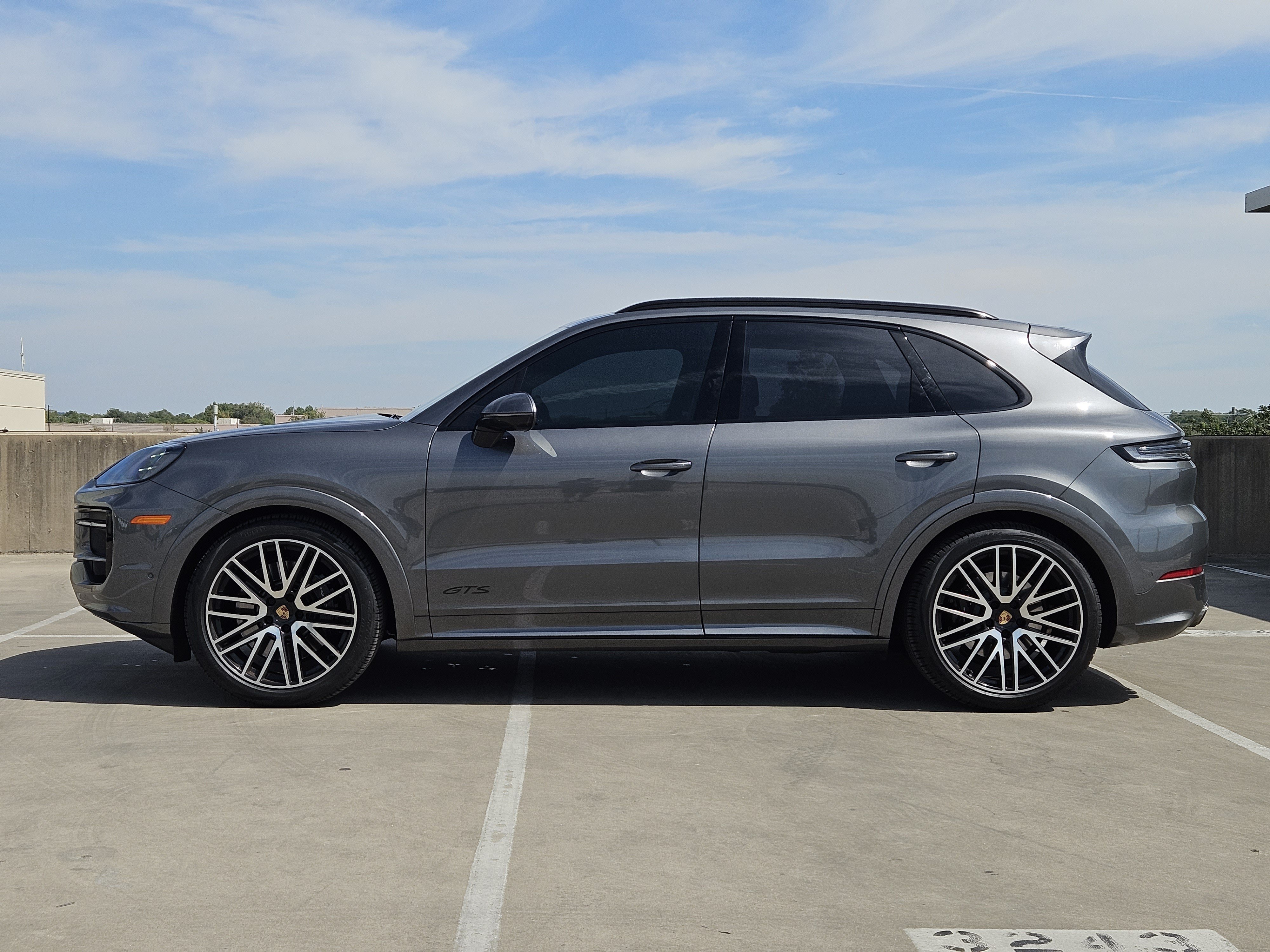 Certified 2025 Porsche Cayenne GTS AWD/4WD image 2