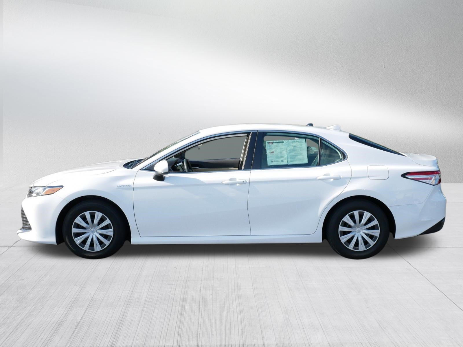 Used 2019 Toyota Camry LE FWD image 4