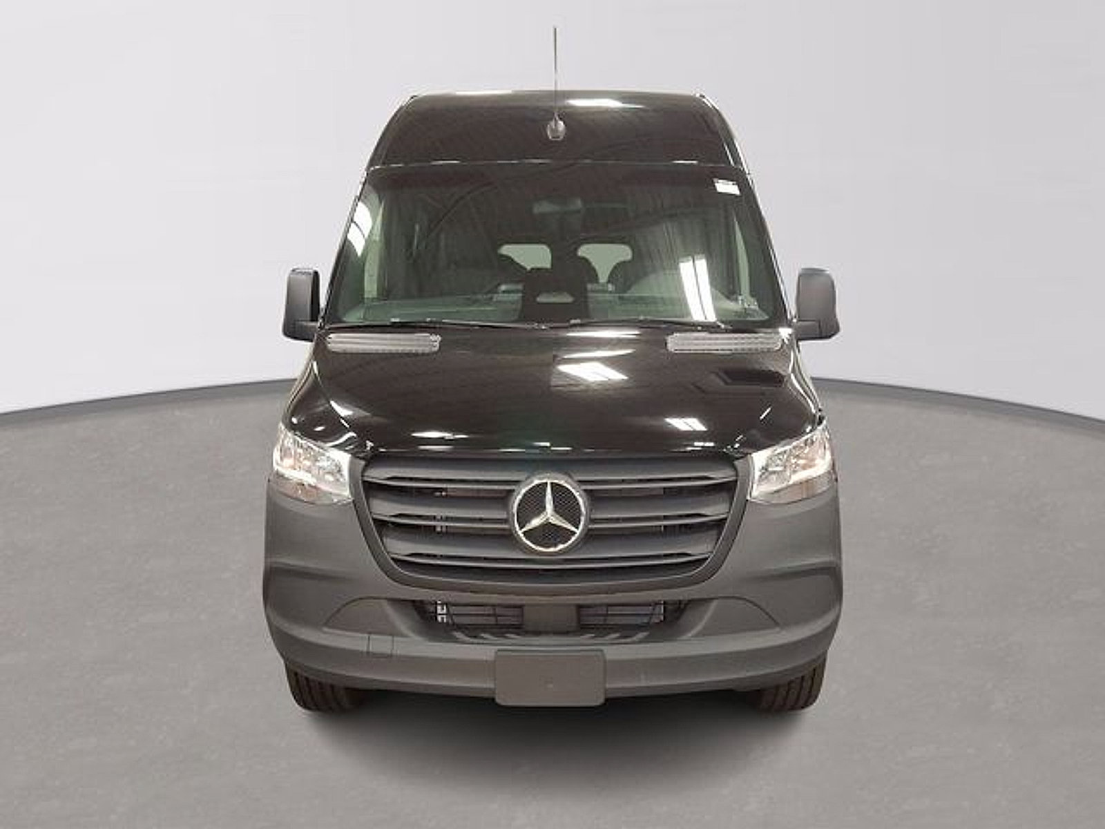 Used 2025 Mercedes-Benz Sprinter 2500 image 2