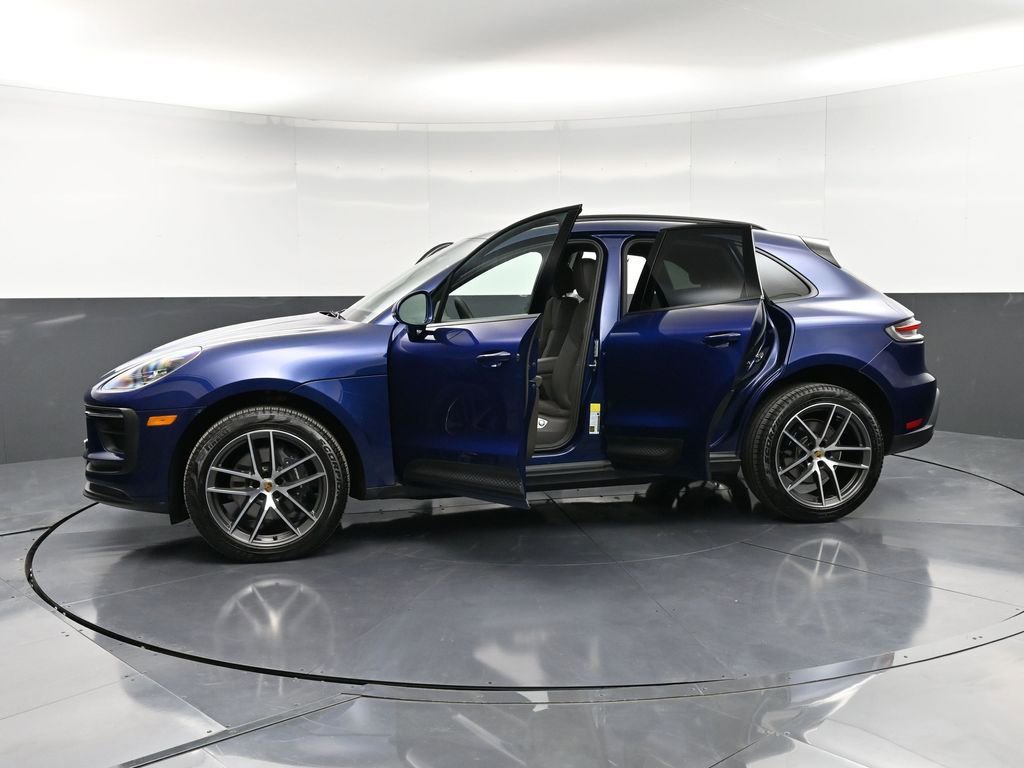 Certified 2025 Porsche Macan image 37