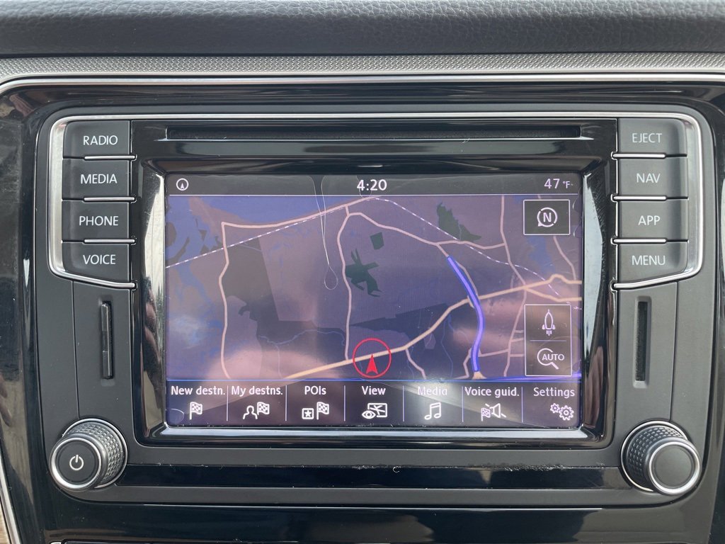 Used 2018 Volkswagen Passat 2.0T SE image 17