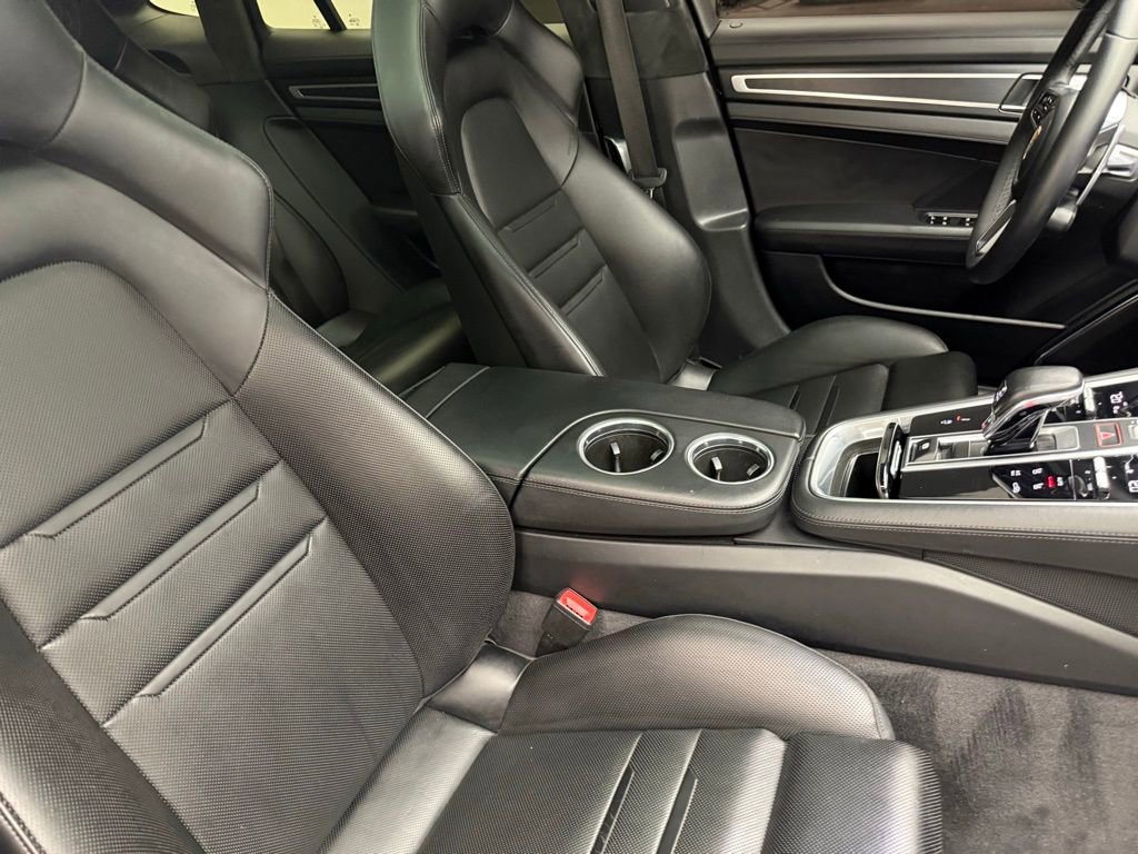 Used 2020 Porsche Panamera GTS image 35