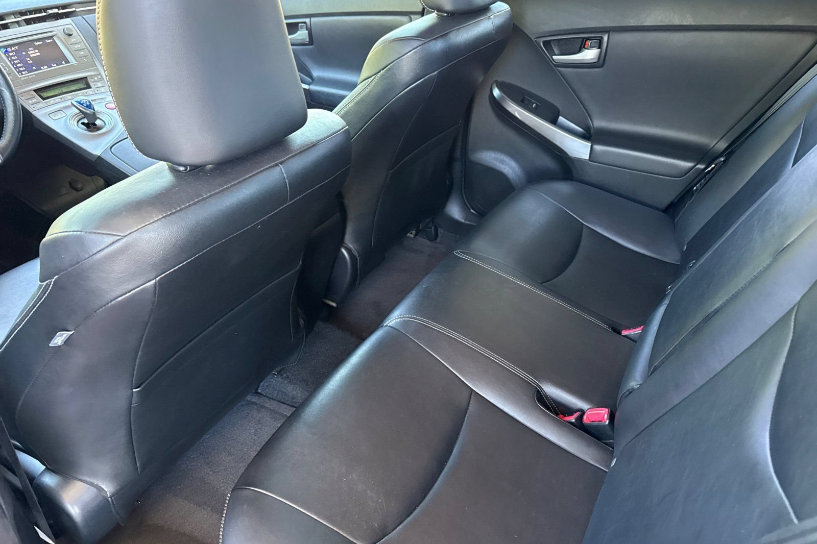 Used 2015 Toyota Prius Persona Series FWD image 6