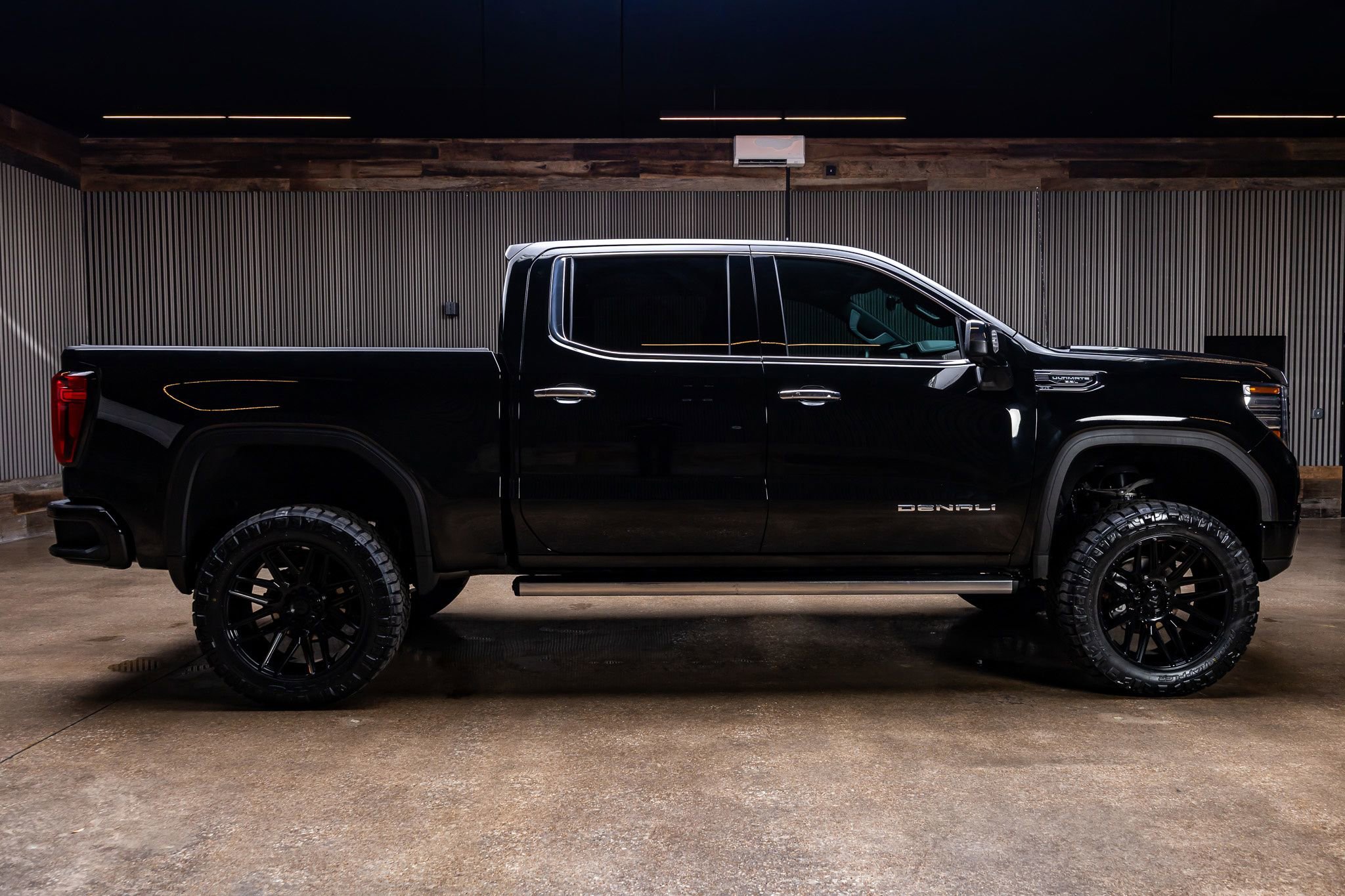Used 2023 GMC Sierra 1500 Denali Ultimate AWD/4WD image 11