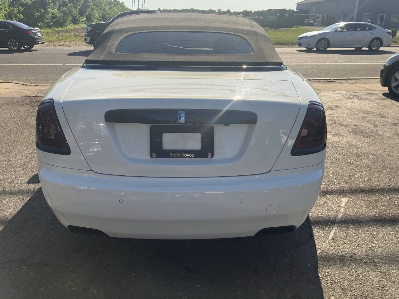Used 2018 Rolls-Royce Dawn RWD image 9