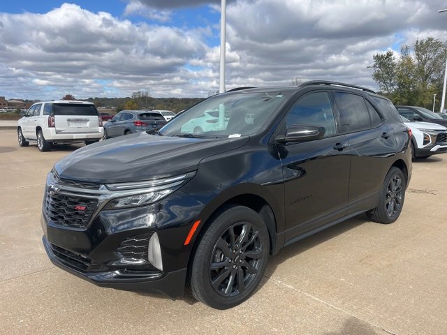 Used 2022 Chevrolet Equinox RS w/ LPO, Floor Liner Package image 9