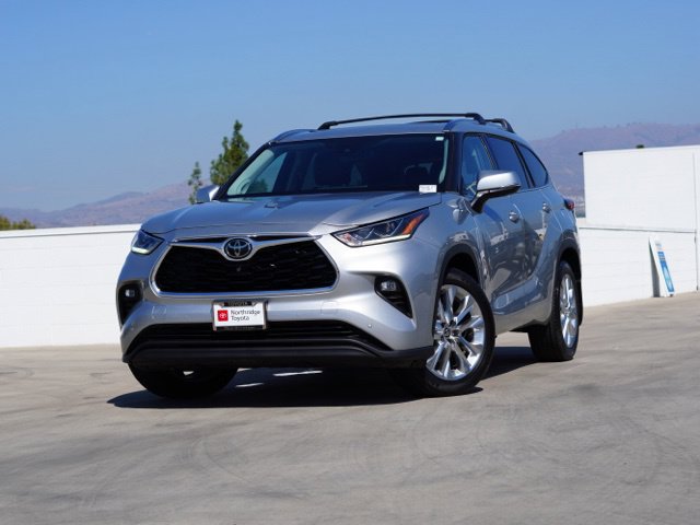 Certified 2021 Toyota Highlander Limited AWD/4WD image 4