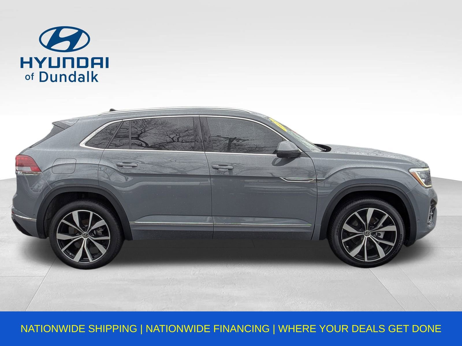 Used 2025 Volkswagen Atlas Cross Sport SEL Premium R-Line image 9