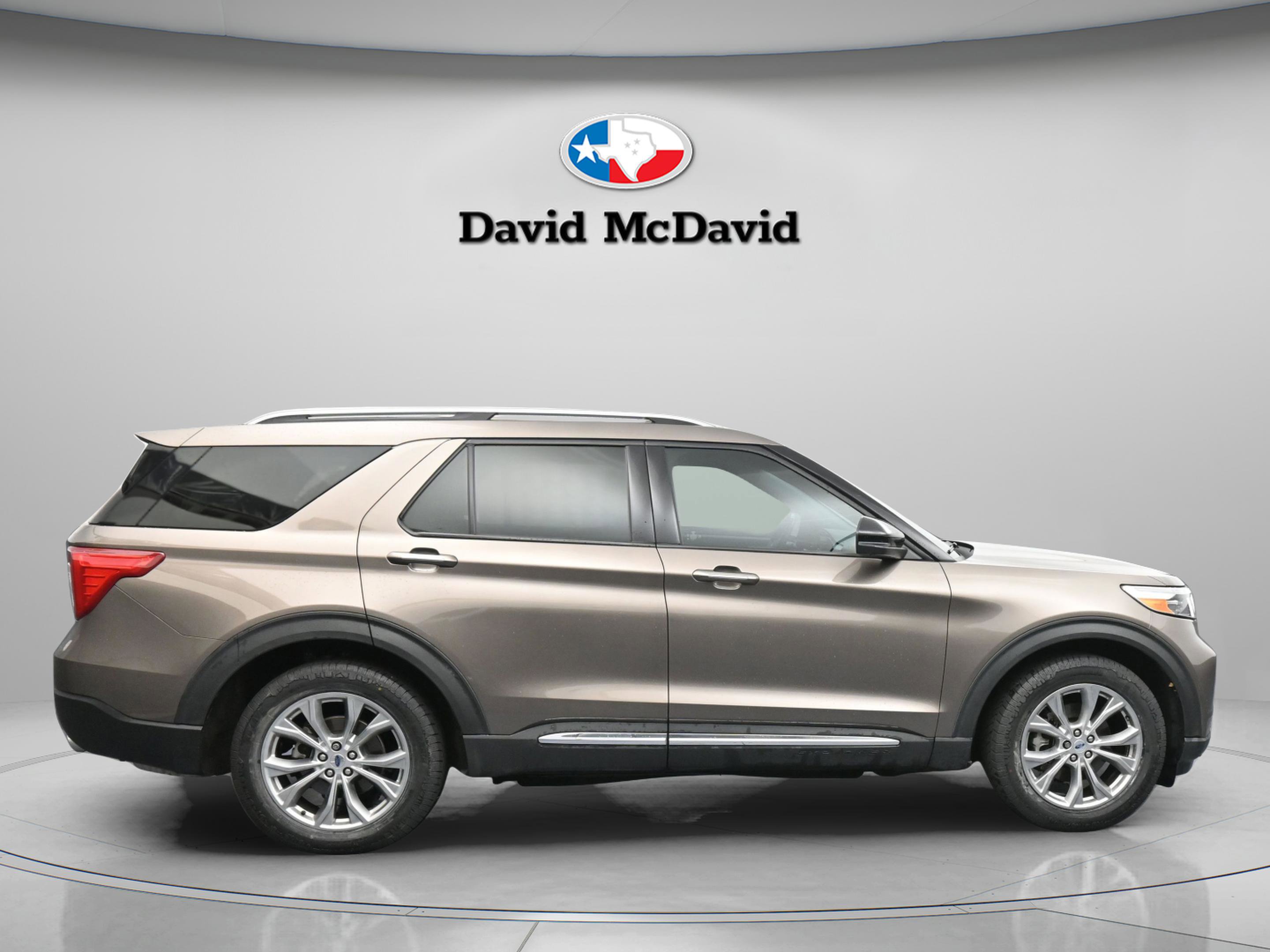 Used 2021 Ford Explorer Limited w/ Equipment Group 301A image 9