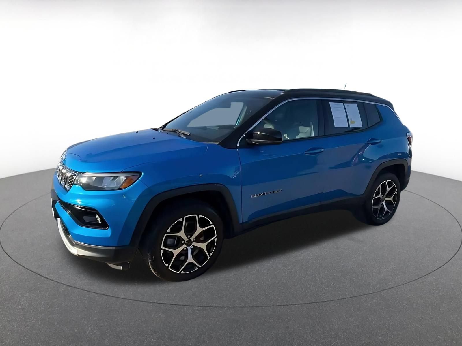Used 2025 Jeep Compass Limited AWD/4WD image 7