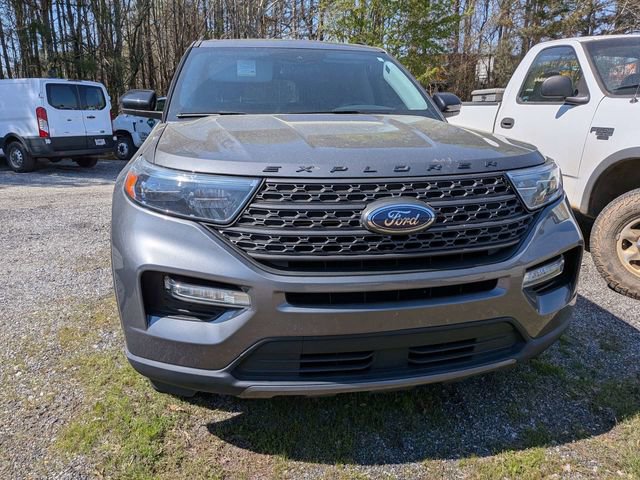 Used 2022 Ford Explorer XLT w/ Equipment Group 202A image 2