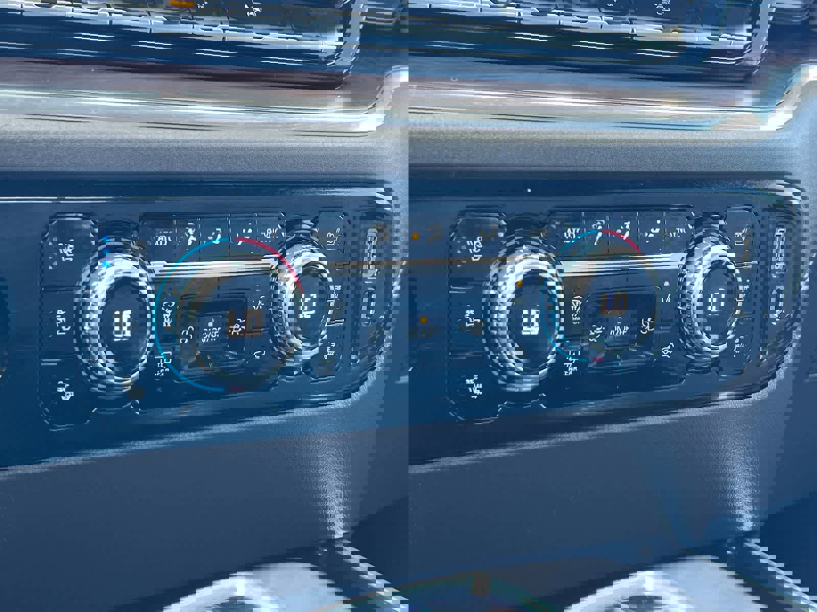 Used 2023 GMC Sierra 1500 SLT w/ SLT Convenience Package image 20