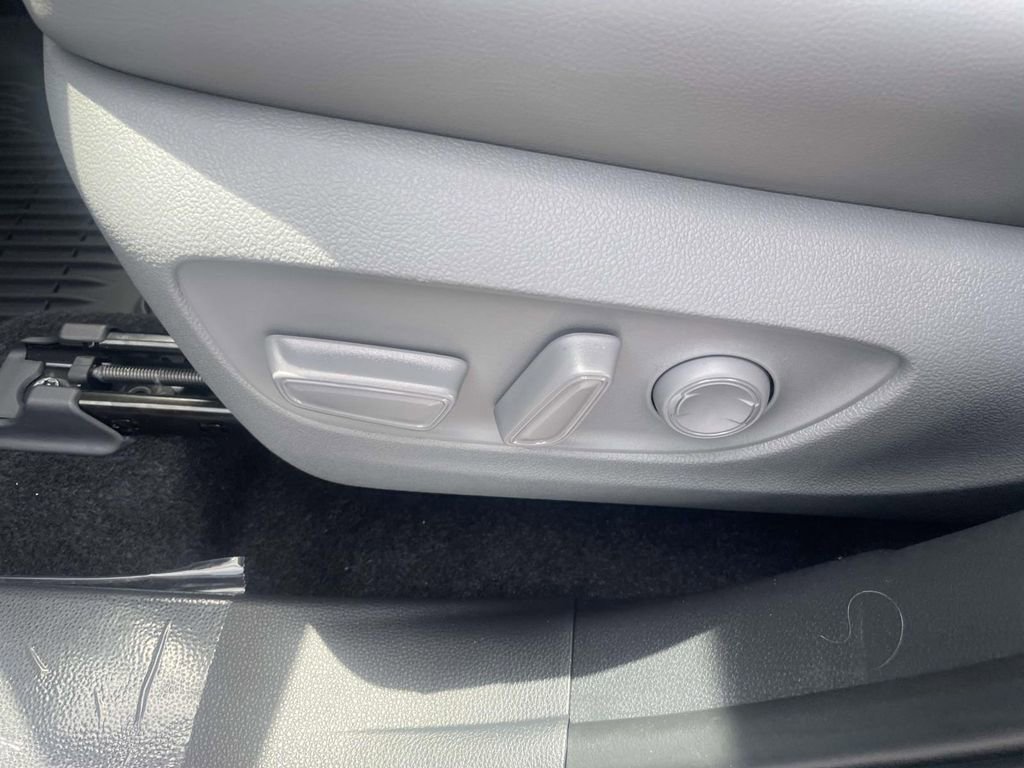 New 2026 Toyota Highlander XLE AWD/4WD image 13