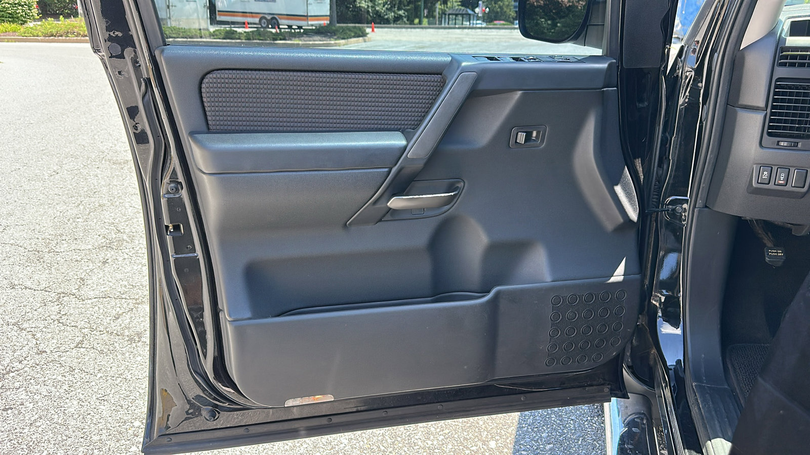 Used 2014 Nissan Titan SV image 15