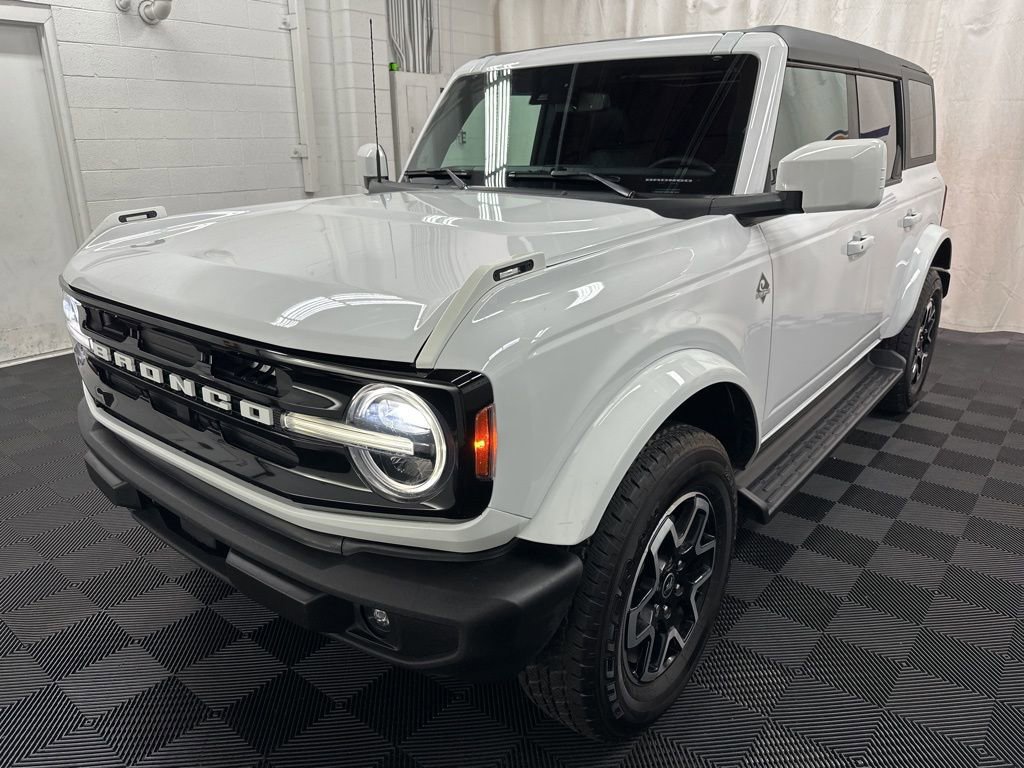 Used 2025 Ford Bronco Outer Banks AWD/4WD image 4