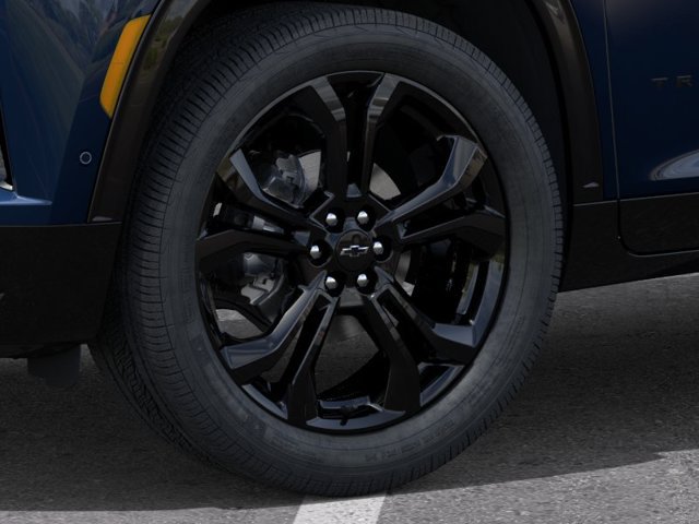 New 2027 Chevrolet Traverse RS w/ LPO, Floor Liner Package FWD image 9