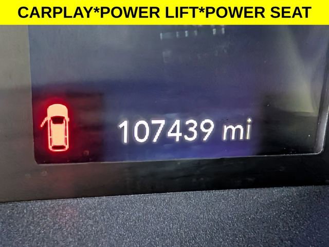 Used 2022 Chrysler Voyager LX image 18