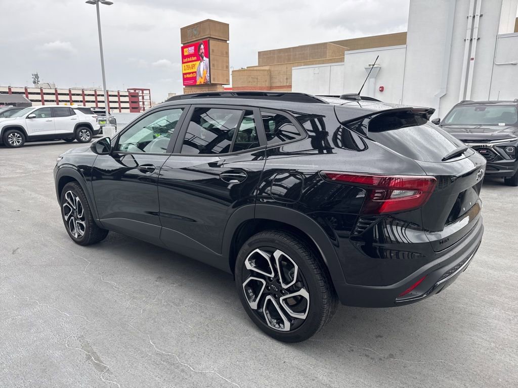 Used 2024 Chevrolet Trax RS w/ Sunroof Package image 6