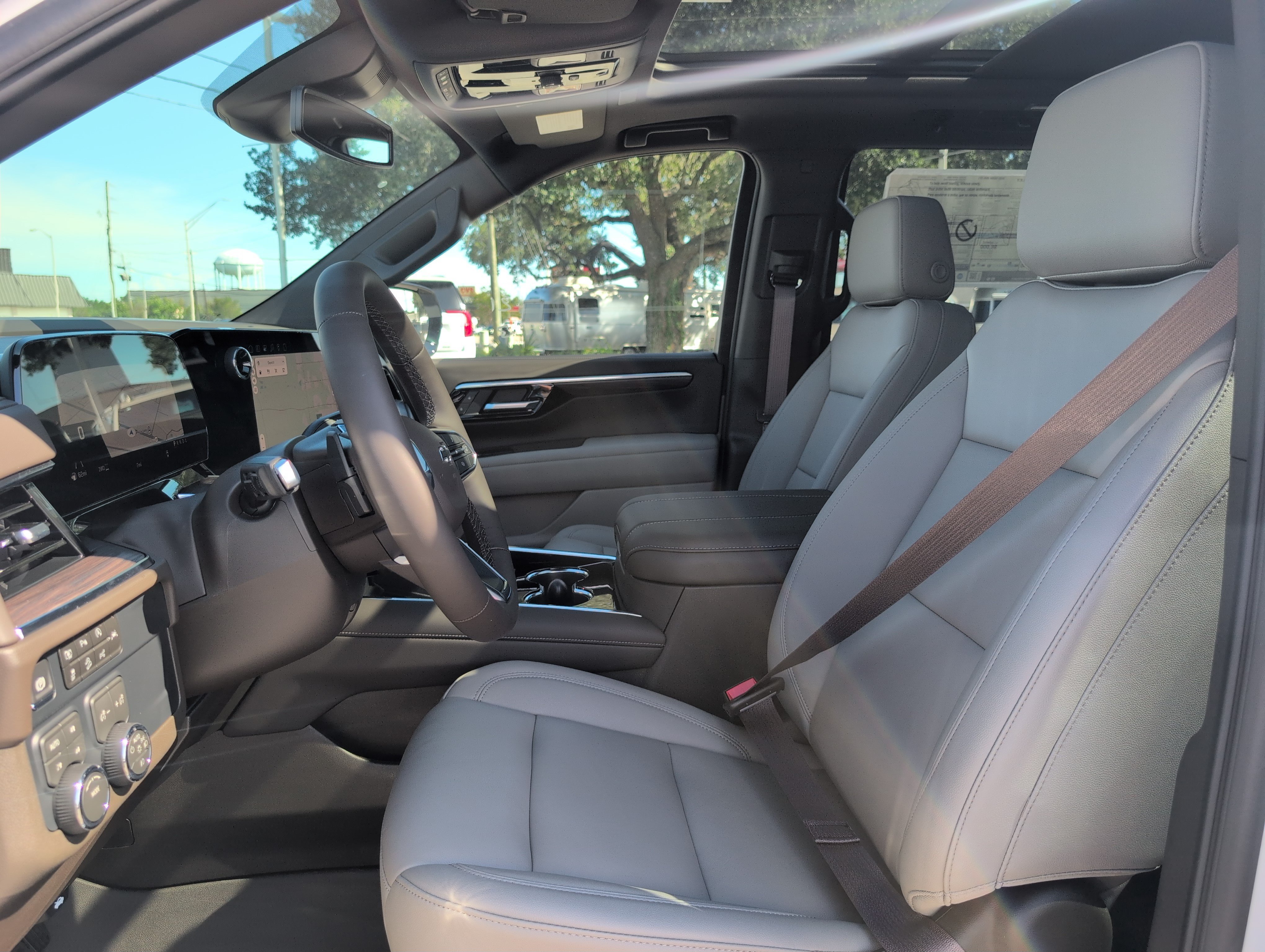 New 2026 Chevrolet Tahoe Z71 w/ Comfort Package AWD/4WD image 14
