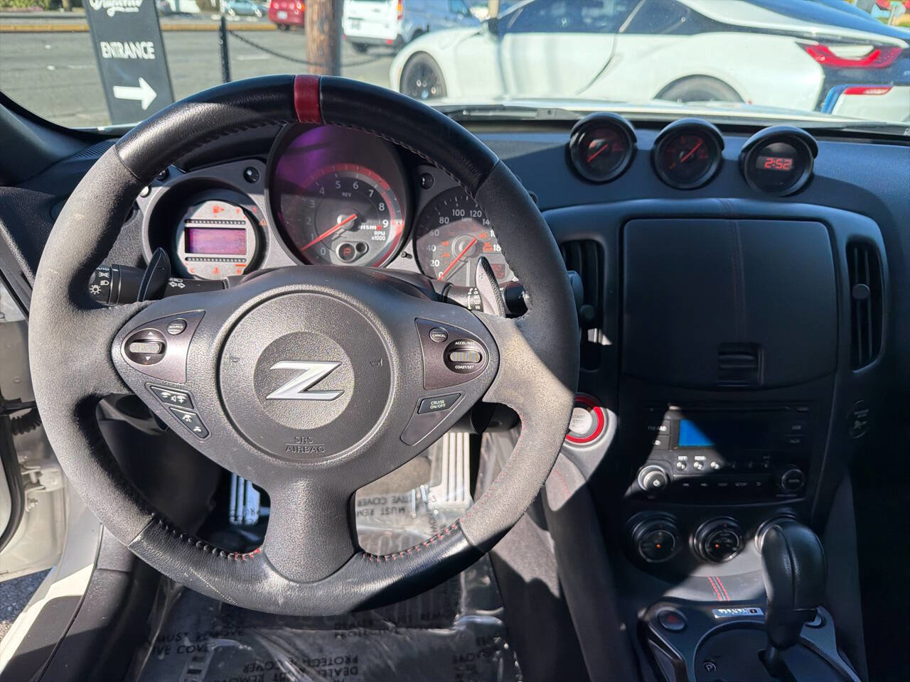 Used 2017 Nissan 370Z NISMO RWD image 22