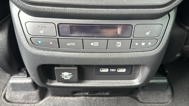 Used 2023 Honda Pilot Elite image 28