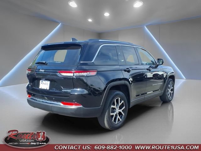 Used 2023 Jeep Grand Cherokee Limited AWD/4WD image 3