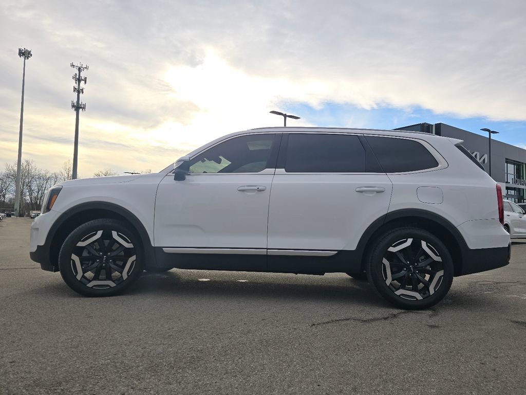 Used 2024 Kia Telluride S w/ S Sunroof Package image 15