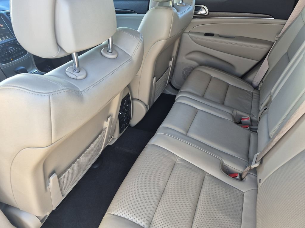 Used 2017 Jeep Grand Cherokee Limited w/ Luxury Group II image 13