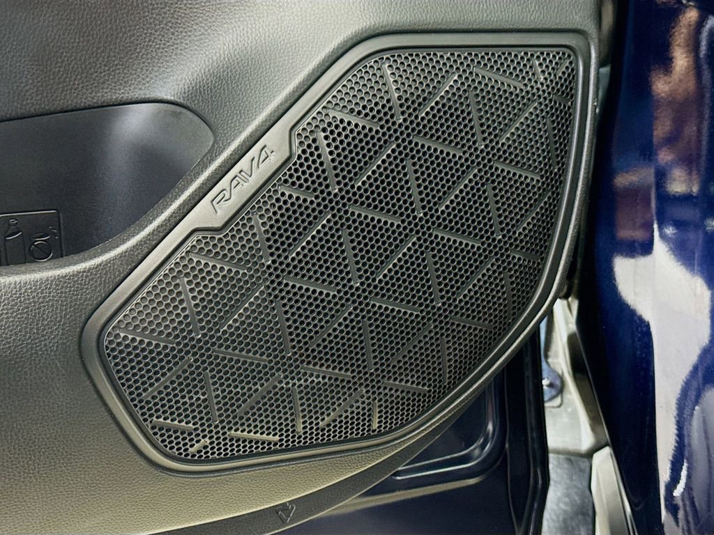 Used 2020 Toyota RAV4 XSE image 19