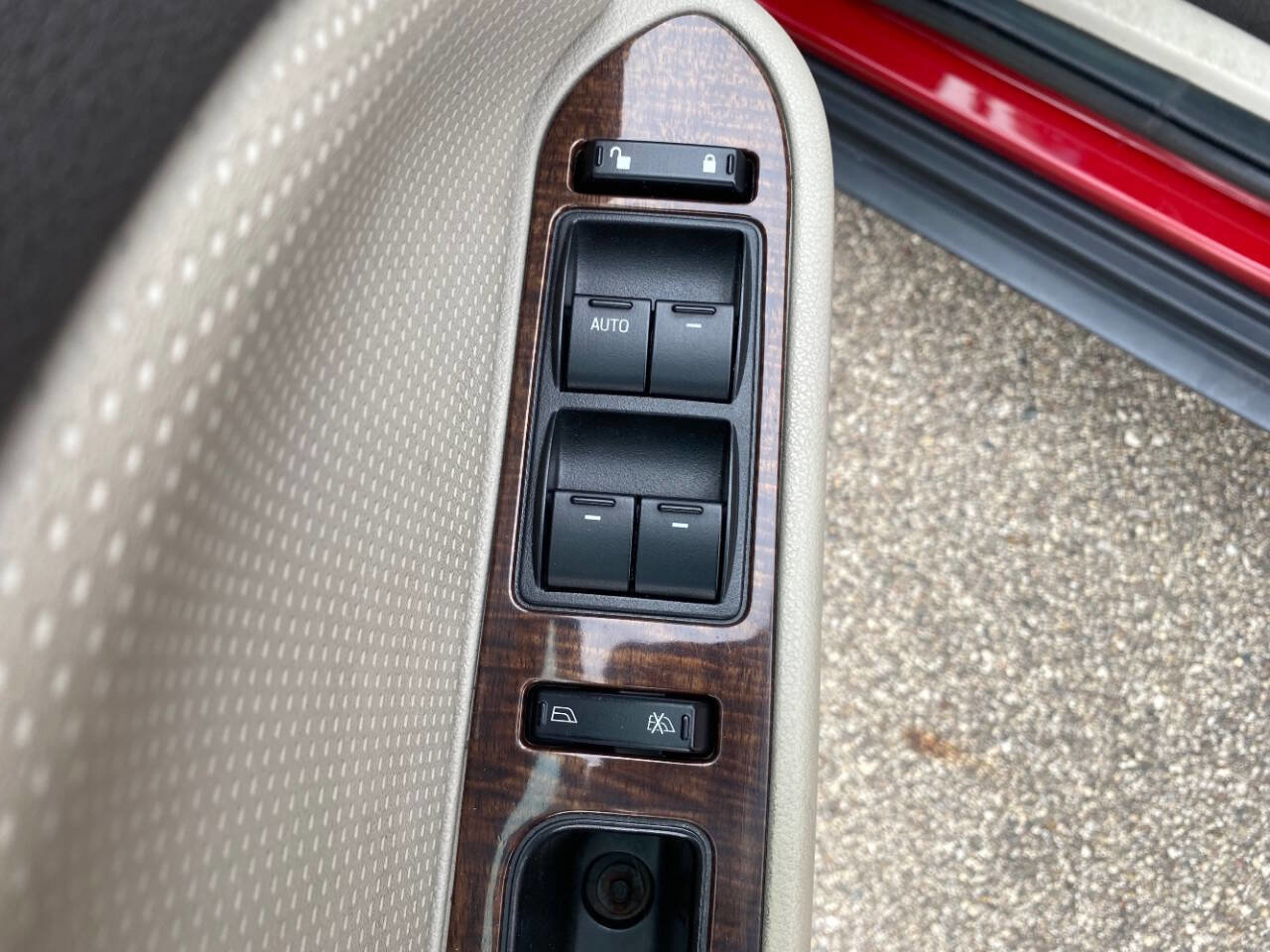 Used 2009 Ford Taurus Limited image 12