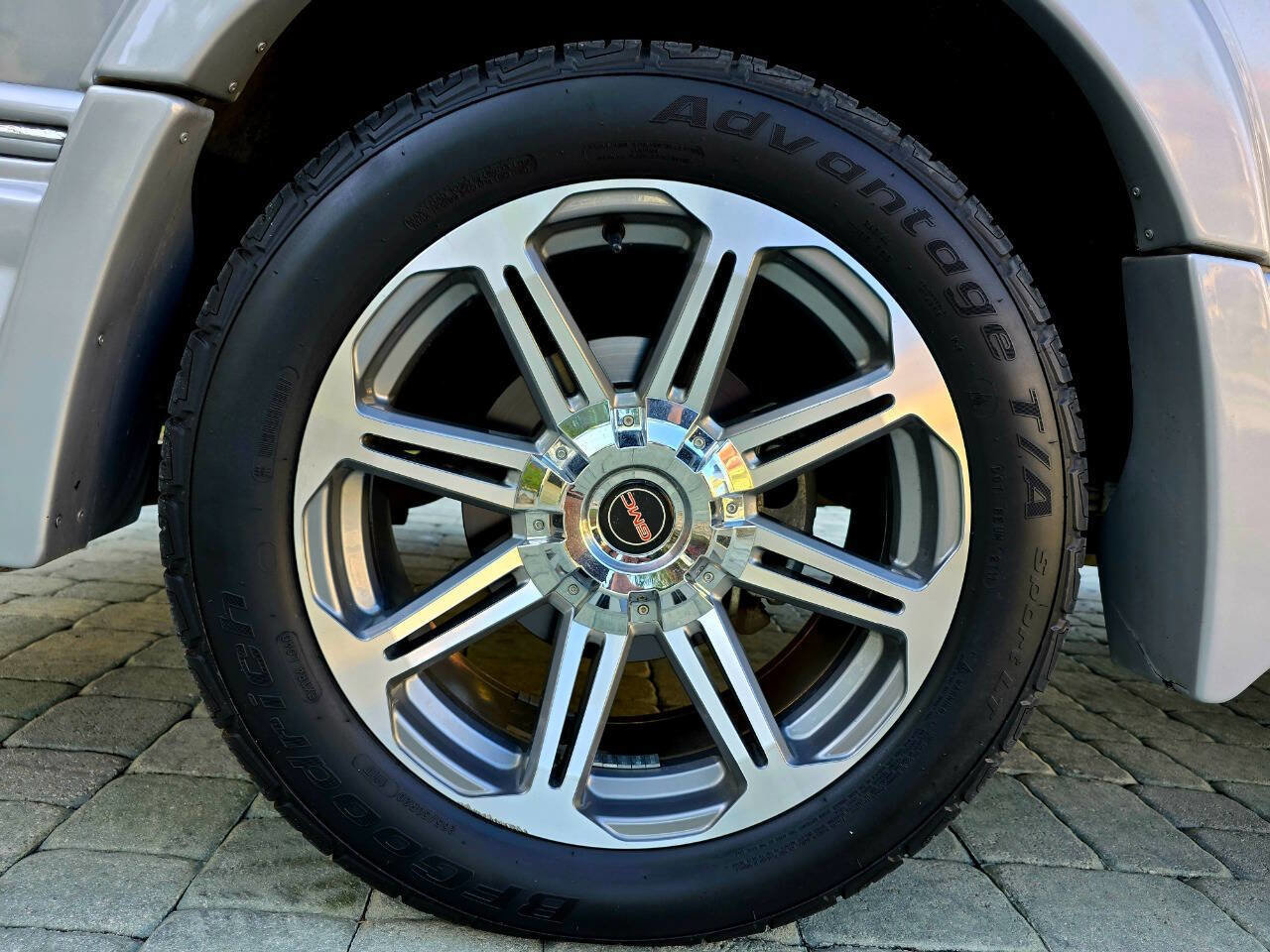 Used 2016 GMC Savana 2500 image 46