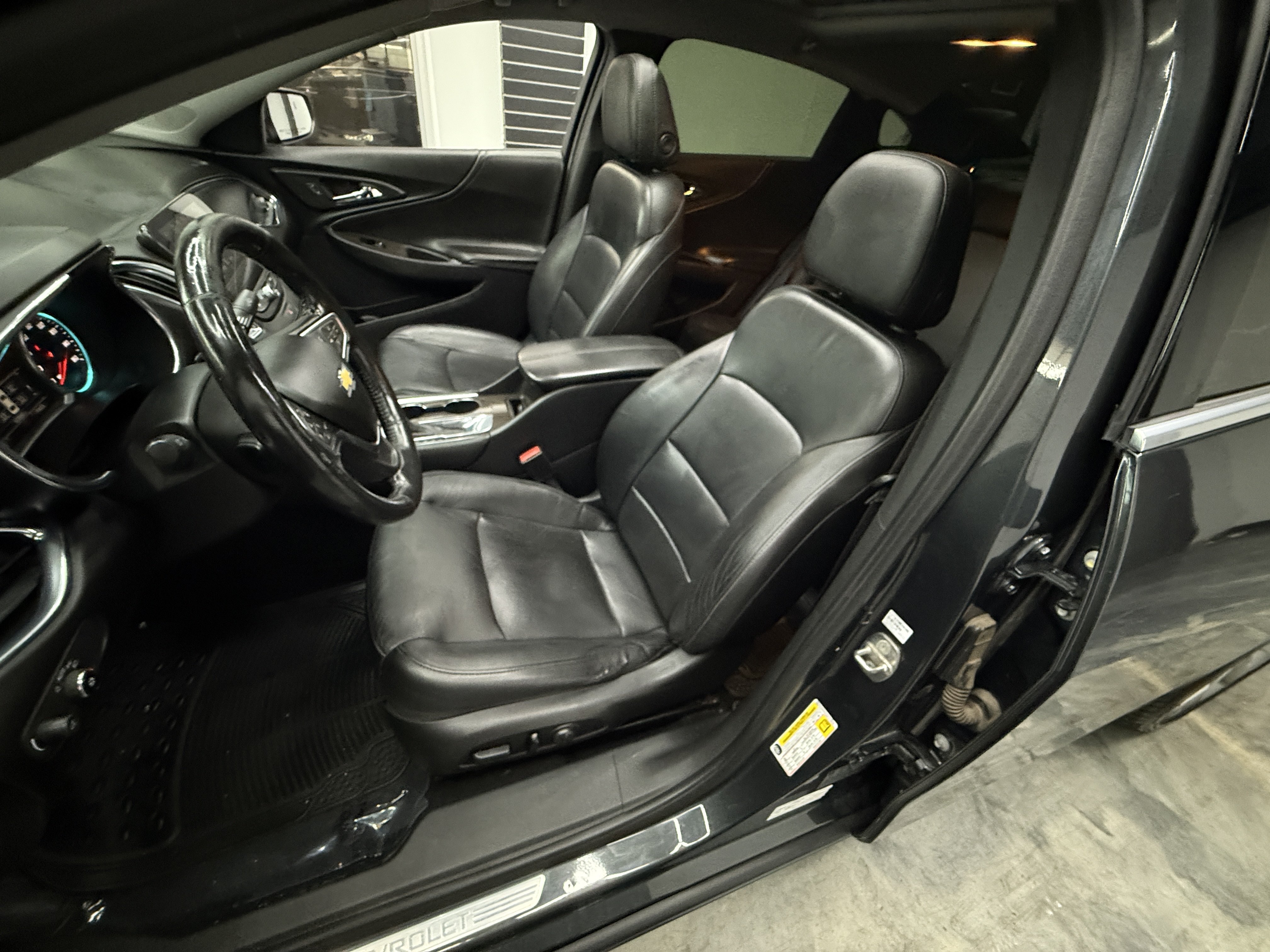 Used 2017 Chevrolet Malibu Premier w/ Premier Sun and Wheel Package FWD image 12