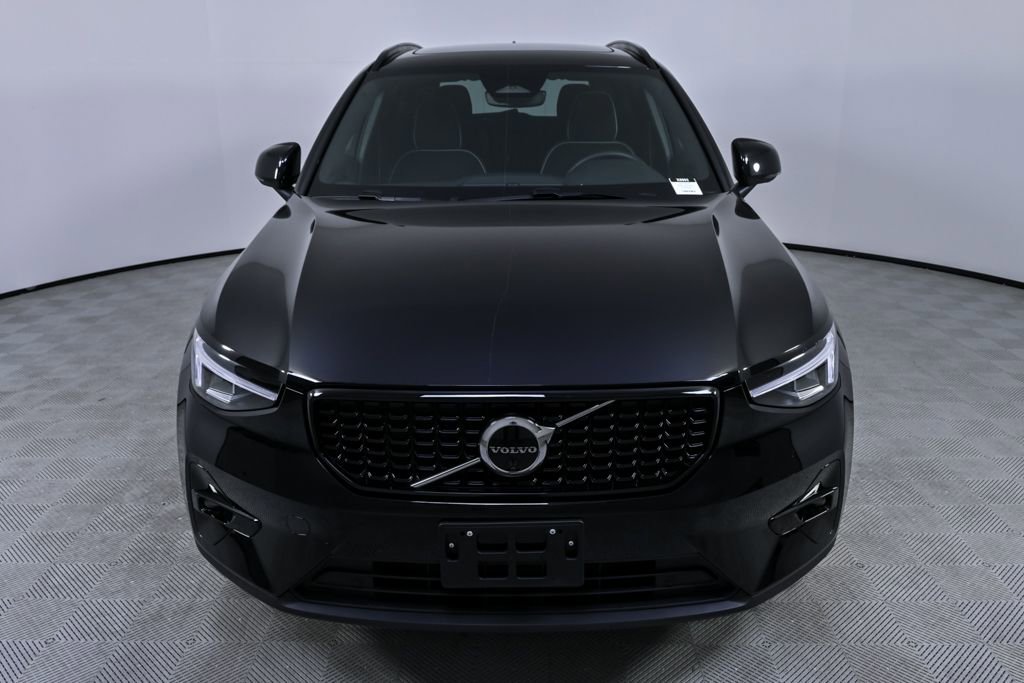 Certified 2025 Volvo XC40 B5 Plus image 36