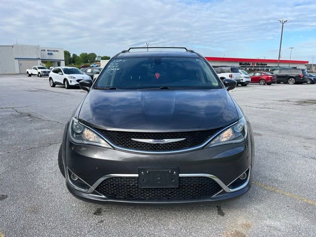 Used 2019 Chrysler Pacifica Touring-L FWD image 9