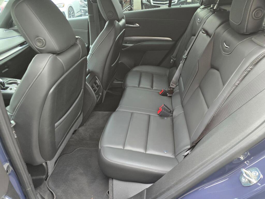 Used 2024 Cadillac XT4 Premium Luxury image 16