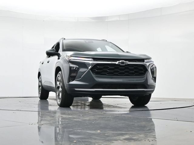 Used 2025 Chevrolet Trax LT w/ Driver Confidence Package FWD image 34