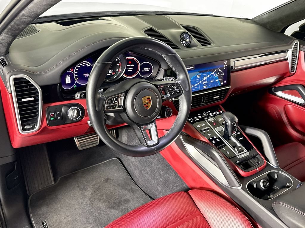 Certified 2023 Porsche Cayenne Turbo S AWD/4WD image 4
